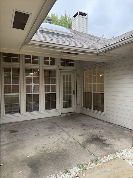 Building Photo - 1426 Mapleview Dr