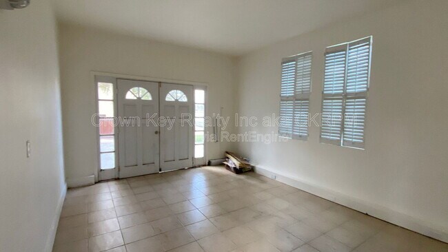 Building Photo - 2978 Jackson Ave