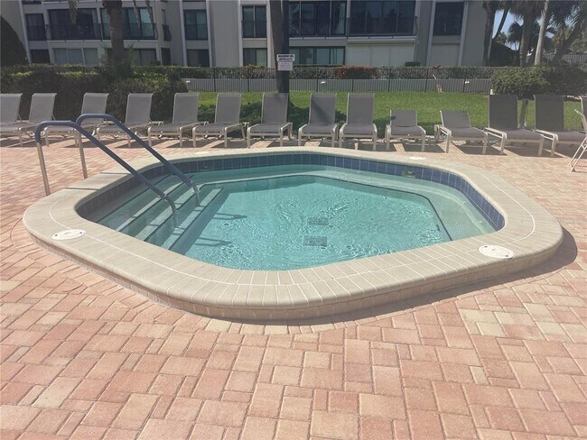 Building Photo - 851 Bayway Blvd