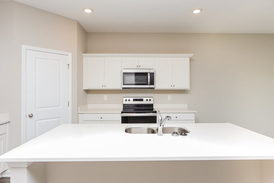 Building Photo - 939 Kelly Fern Lp