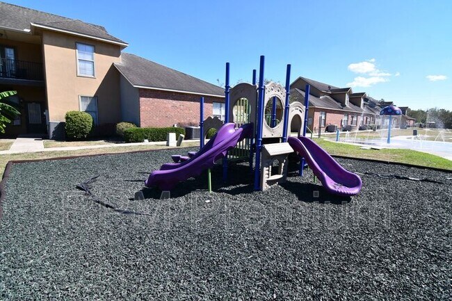 Building Photo - 8429 Florida Blvd