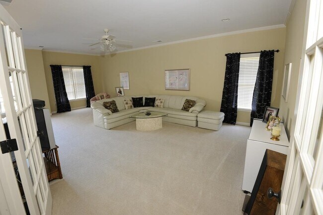 Building Photo - 3491 E Taplow Way