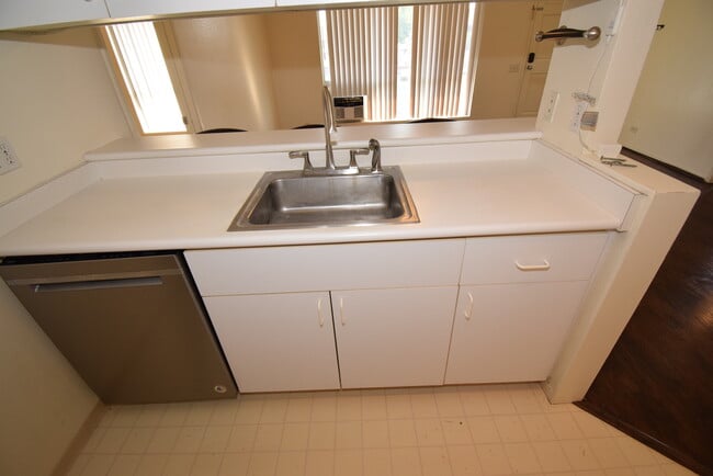 Building Photo - 91-989-525 Puamaeole St