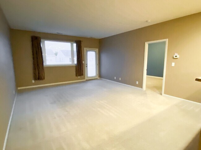 Building Photo - 3 Bedroom Home In Lindberg Village