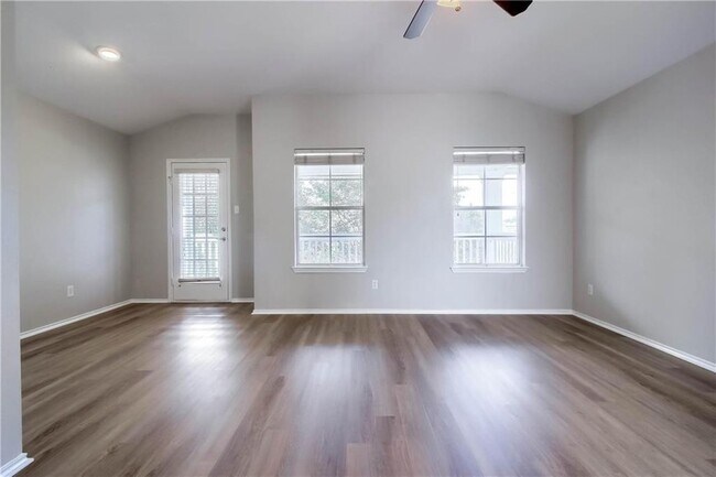 Building Photo - 706 Big Spring Dr