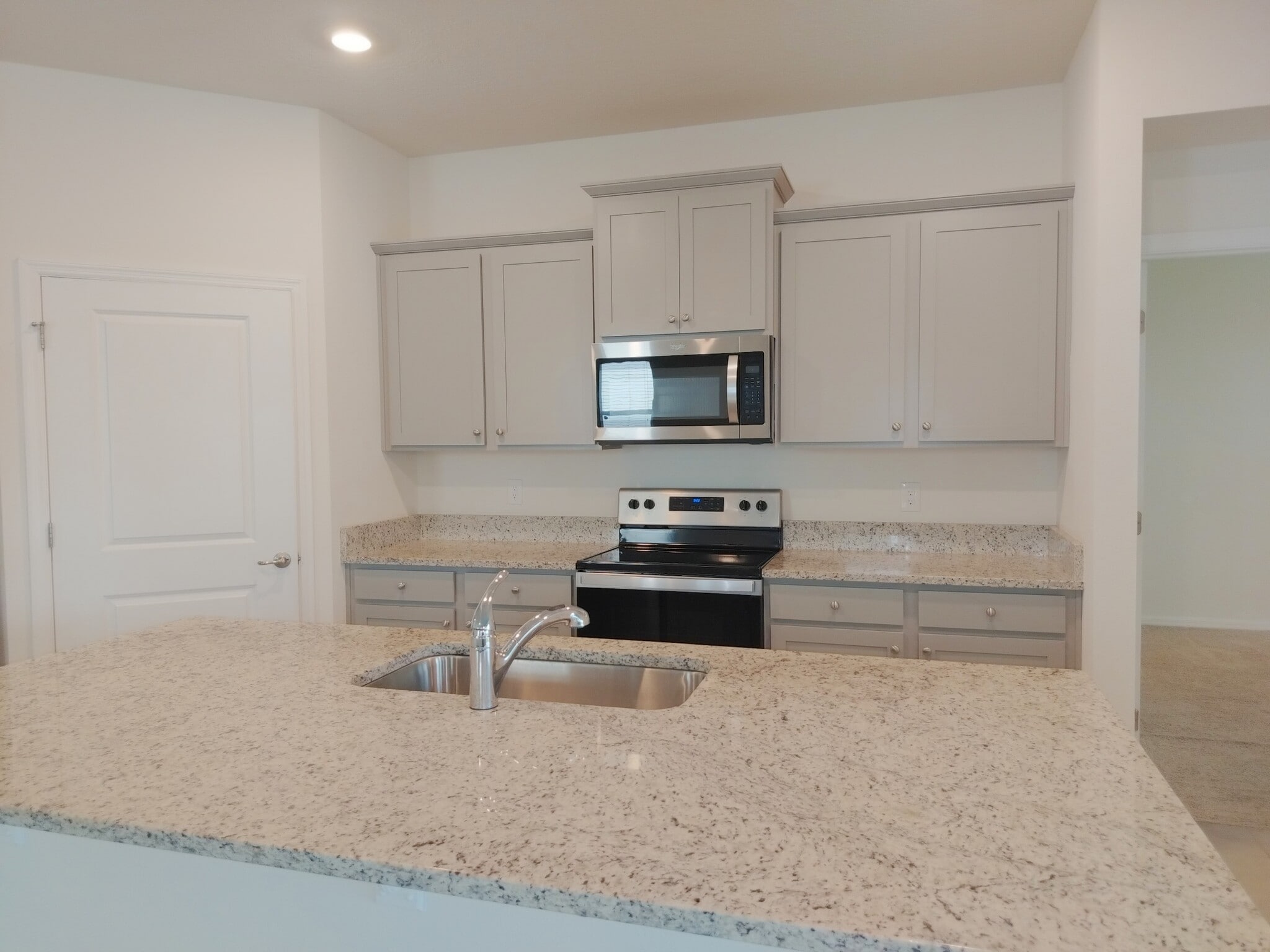 Building Photo - 5240 Sunshine Dr