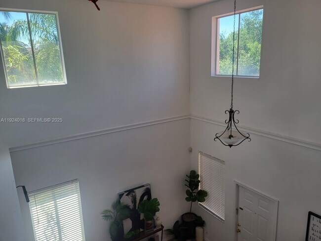 Building Photo - 1368 Majesty Terrace