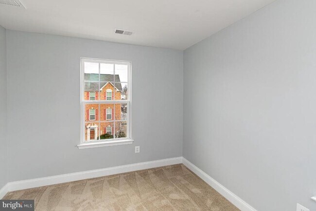 Building Photo - 5525 Peanuts Ln