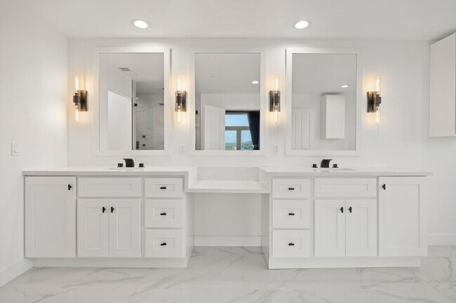 Building Photo - Modern Elegance Meets Scenic Privacy in Be...