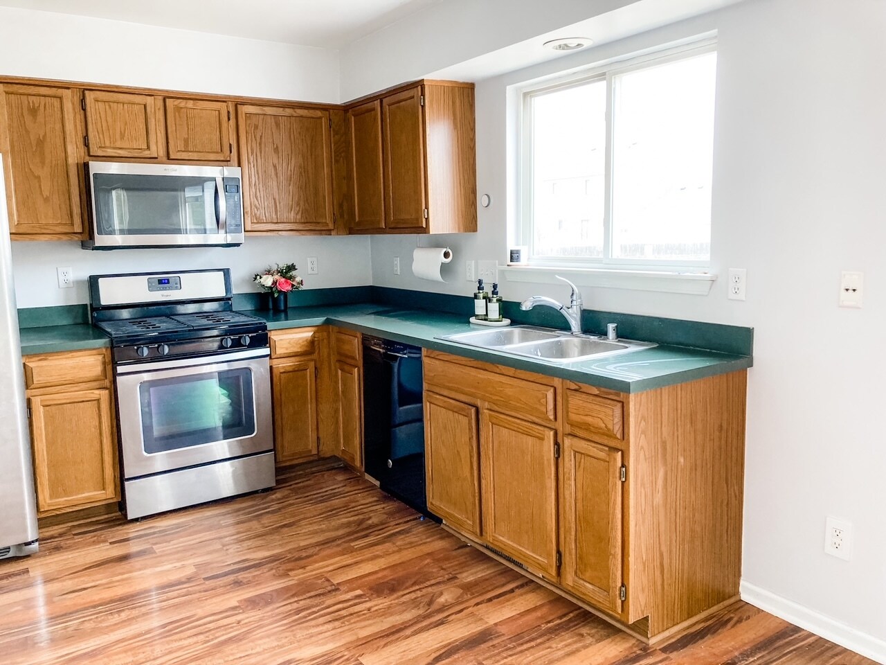 Kitchen - 10018 70th St