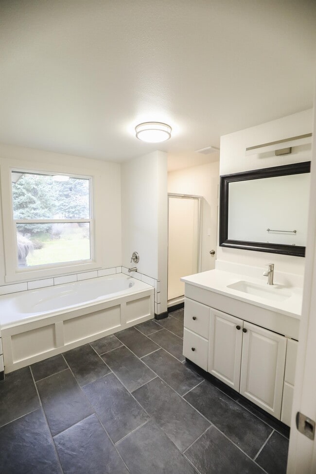 Building Photo - 5113 N McDonald Rd