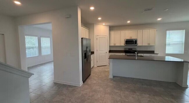 Building Photo - 2152 Sweet Honey Ln