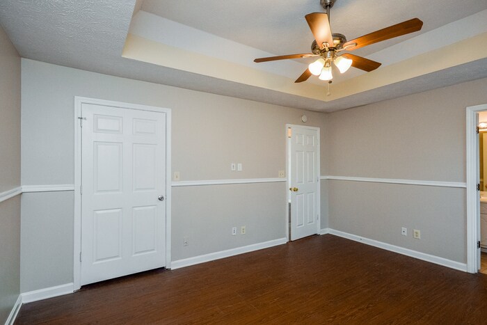 Building Photo - 150 Lakeside Dr