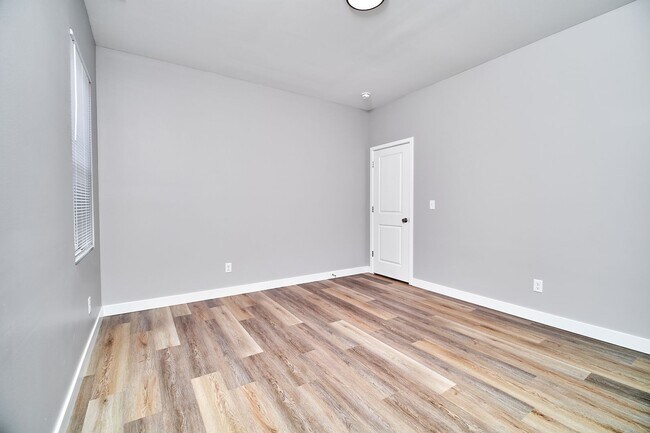 Building Photo - 415 Dequincy St