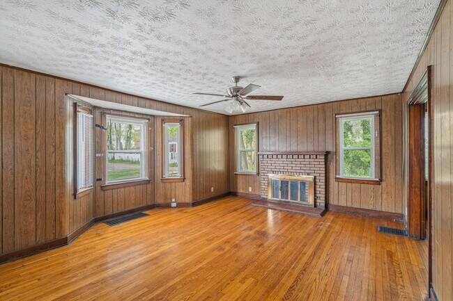 Building Photo - 1609 Dunbar St