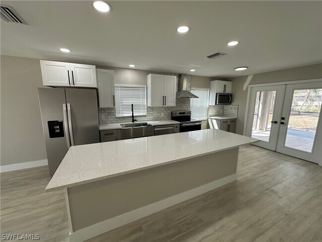 Building Photo - 9161 Seville Rd