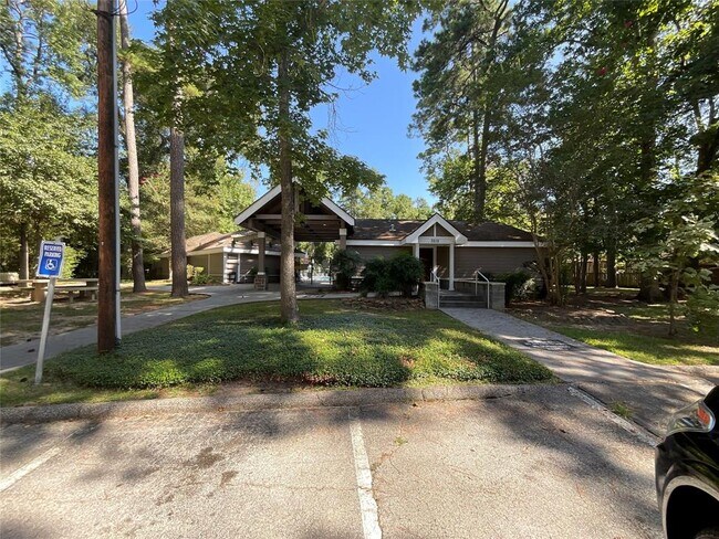 Building Photo - 3323 Village Falls Ct