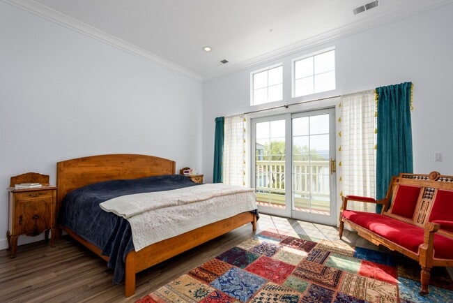 Building Photo - Waterfront Property with Stunning Views, L...