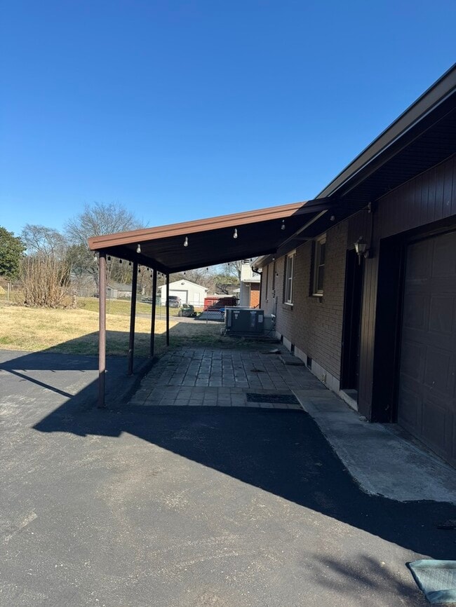 Building Photo - 3830 Bonnacreek Dr