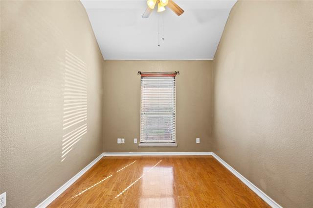 Building Photo - 8108 Twin Oaks Dr
