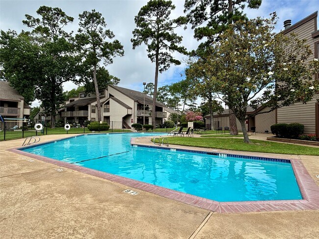 Building Photo - 12900 Walden Rd