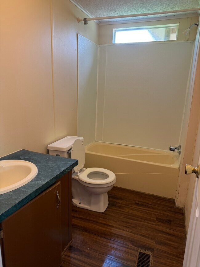 Building Photo - 2416 Stingray-