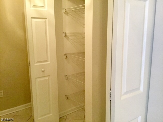 Building Photo - 2112 Clinton Ln