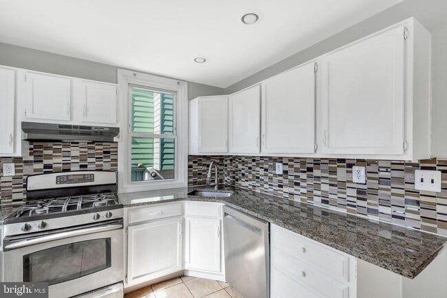 Building Photo - 4056 Ellendale Rd