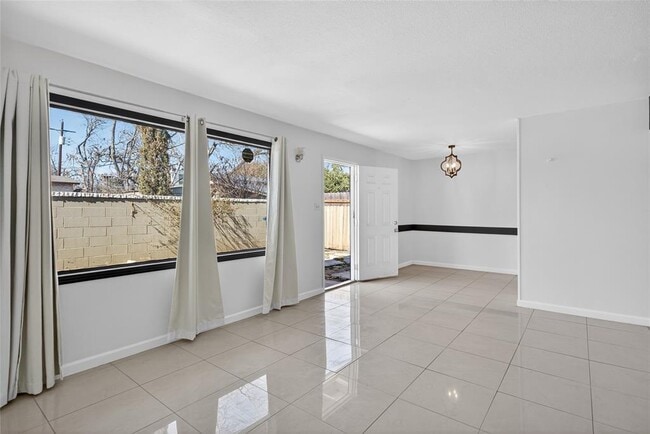 Building Photo - 1400 Braes Ridge Dr