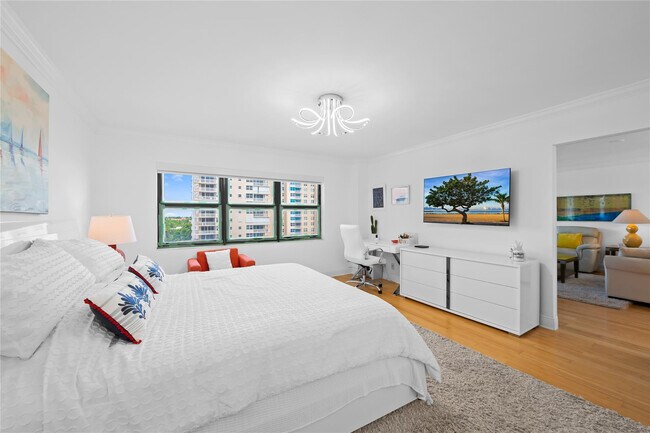 Building Photo - 5100 N Ocean Blvd