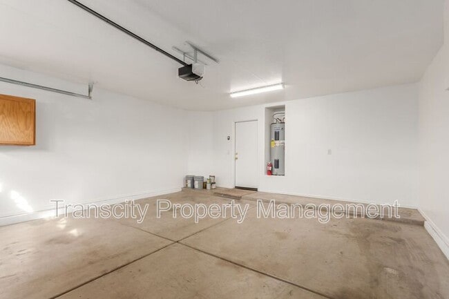 Building Photo - 4189 S Rim Rd