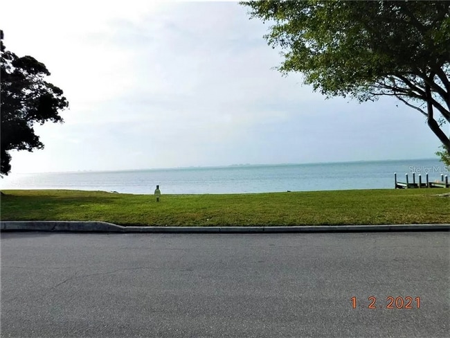 Building Photo - Charming 3-Bedroom Home with Modern Upgrades and Bay Views