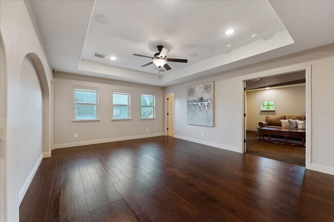 Building Photo - 19 Paloma Bend Pl