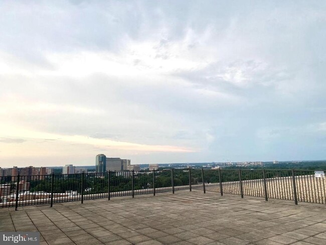 Building Photo - 3713 S George Mason Dr