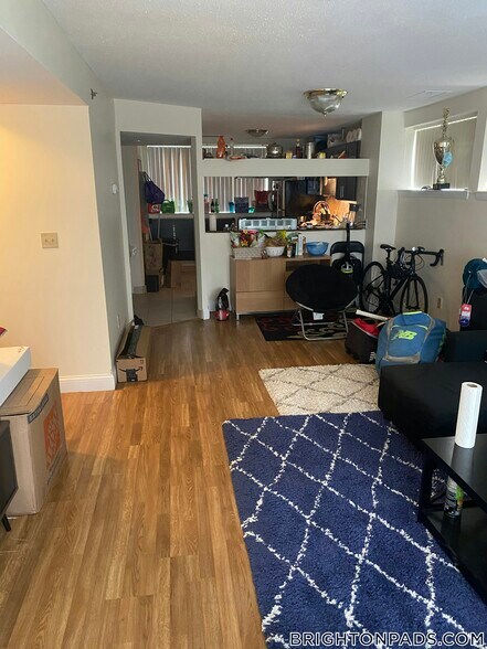 Building Photo - 146 N Beacon St