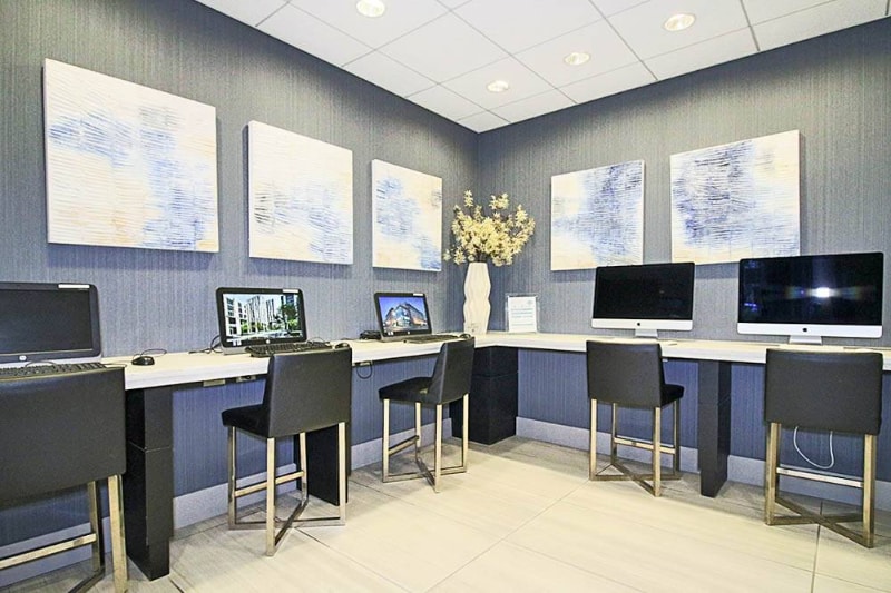 Building Photo - 387 E Ohio St