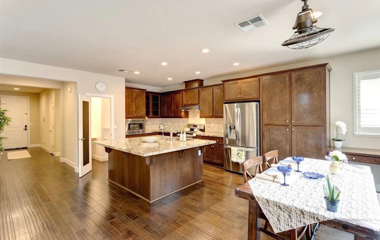 Building Photo - 4628 Kinsley St