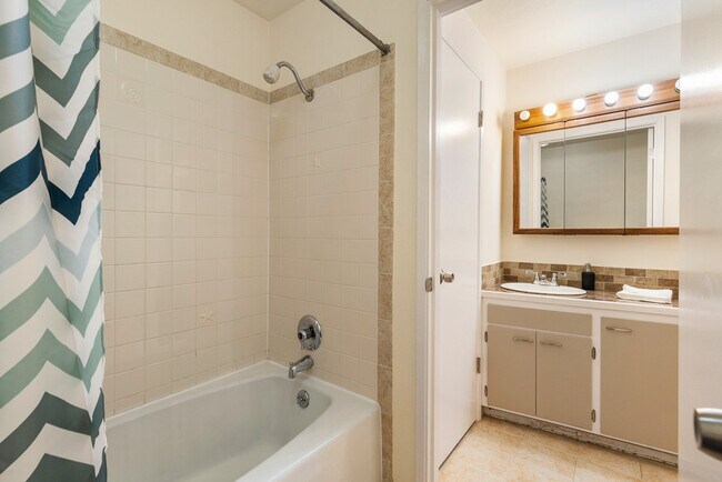 Building Photo - 15706 Ash Way