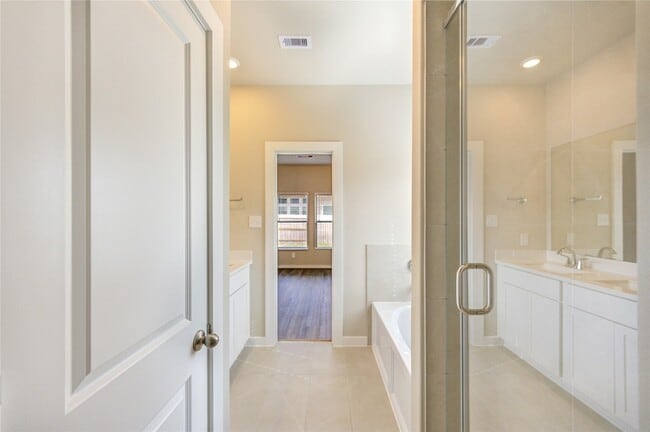 Building Photo - 6219 Lost Rdg Ln