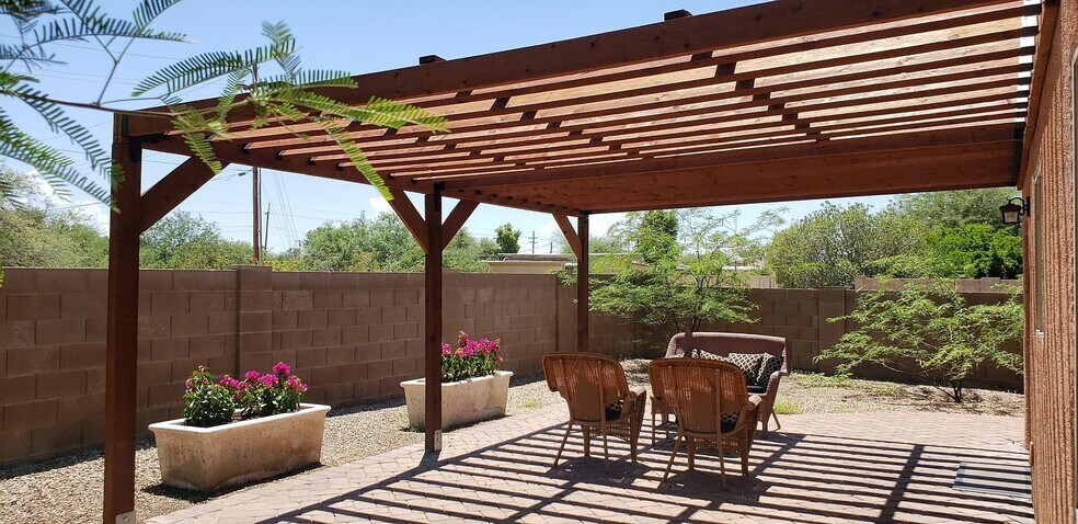 Building Photo - 5400 N Mesquite Bosque Way