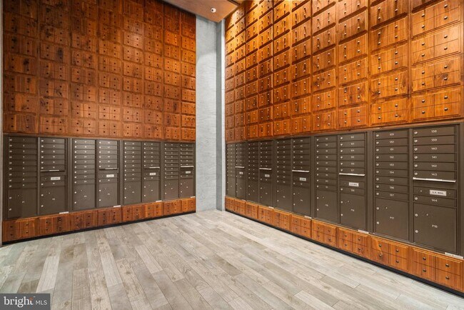 Building Photo - 1300 4th St SE