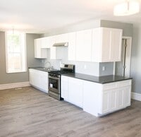 Building Photo - Newly Remodeled 2 Bed/1 Bath