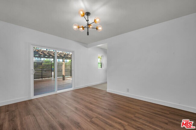 Building Photo - 1450 Reeves St