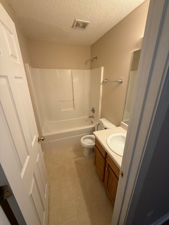 Building Photo - 460 Parkway Rd