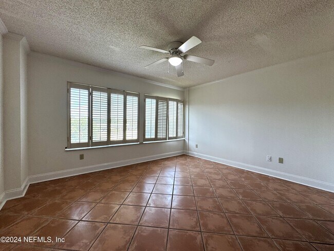 Building Photo - 6000 San Jose Blvd