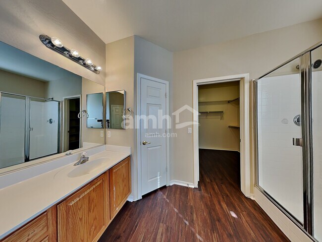 Building Photo - 5321 W Grenadine Rd