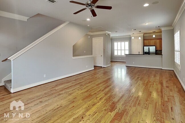 Building Photo - 1609 Summer St