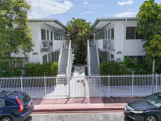 Building Photo - 7945 Carlyle Ave