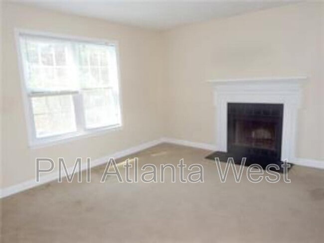 Building Photo - 1942 Glenwood Downs Dr