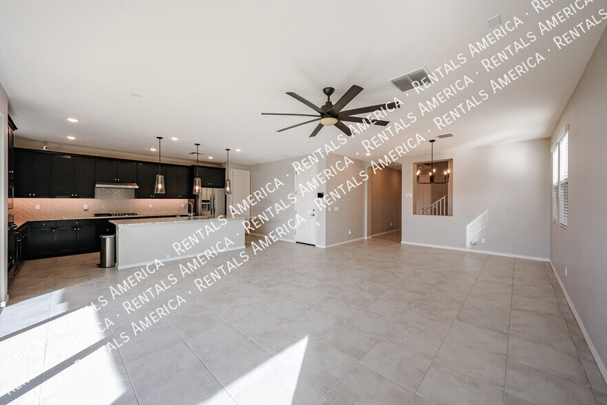 Building Photo - 16215 W Camino de Oro